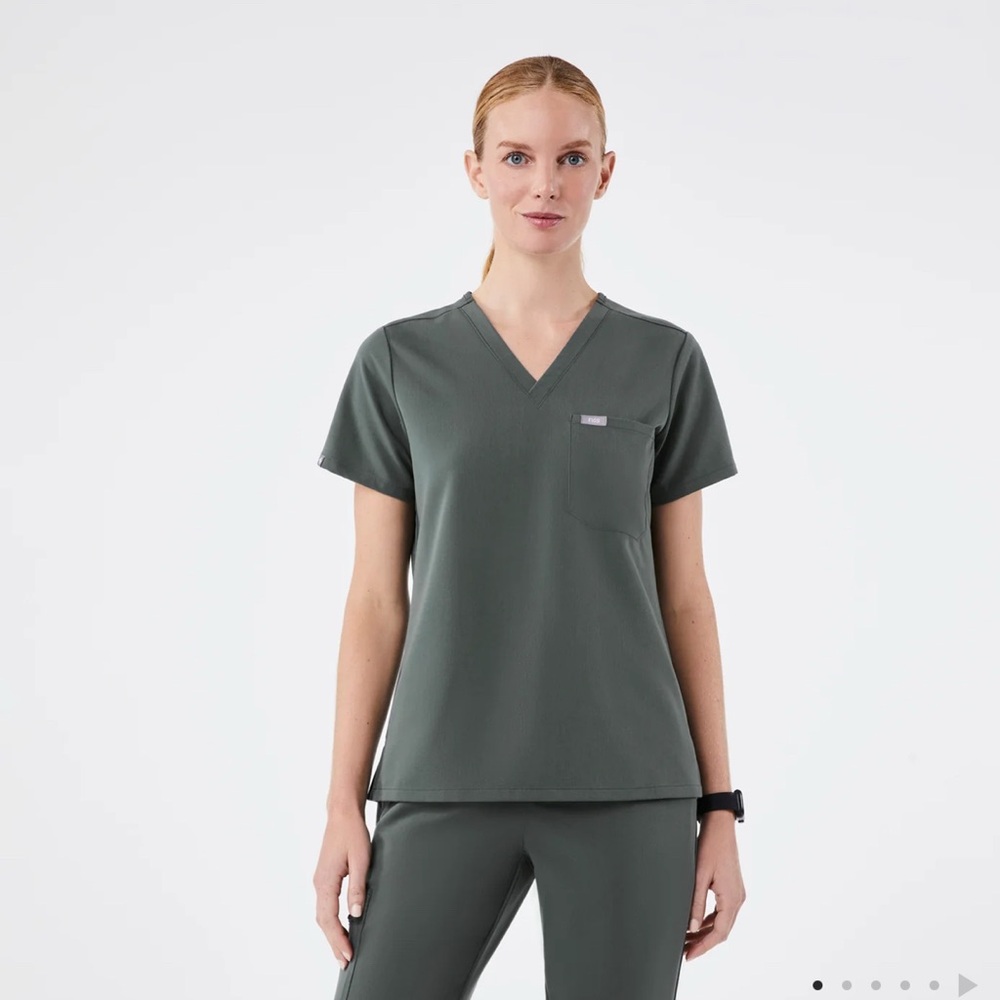 FIGS Catarina one pocket scrub top size S color Bonsai